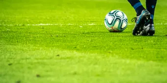 Atletico Madrid Holds Off Elche in Tight La Liga Battle to Protect Top-Four Position