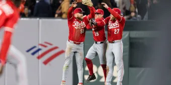 Giants Hold Off Reds in Tight Pitching Duel