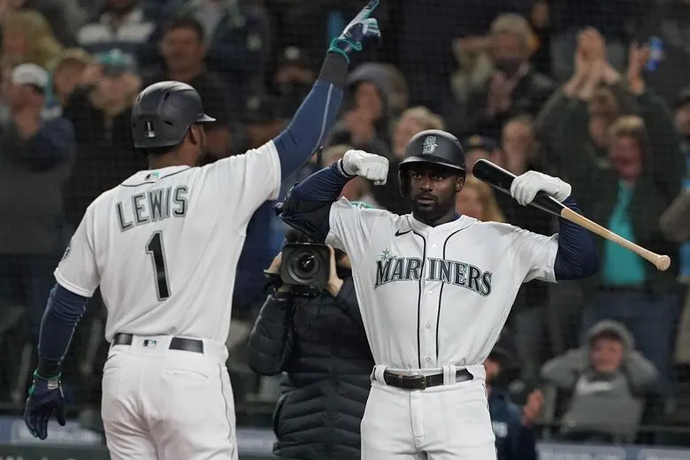 Houston Astros vs Seattle Mariners Matchup Draws Attention in MLB Season