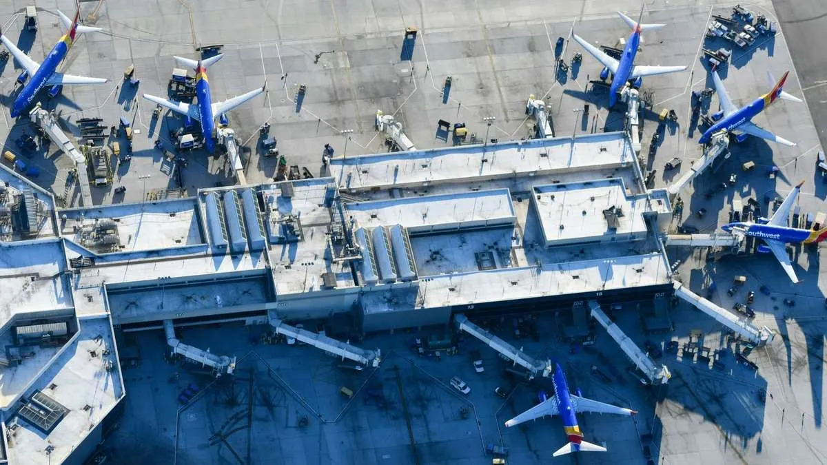 Major U.S. Airlines Face Widespread Delays Due to System Disruptions