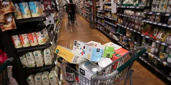 Retail Sales Show Resilience as U.S. Consumers Continue Spending