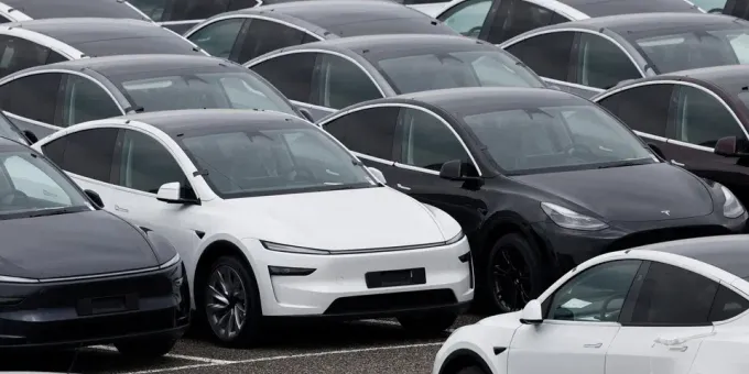 U.S. Regulators Close Investigation Into Tesla Smart Summon Feature After Software Fixes